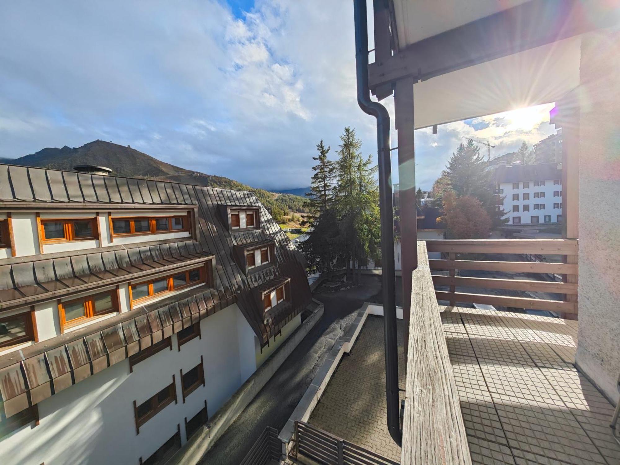 Hostdomus - Il Cerbiatto Apartment Сестриере Экстерьер фото